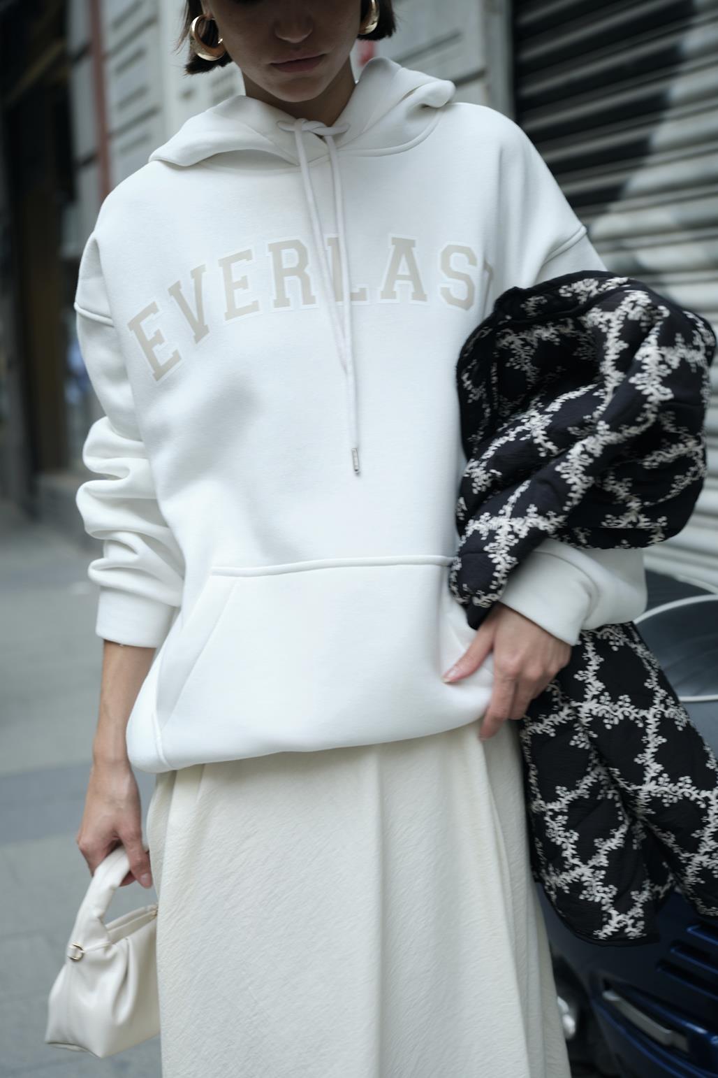 Şardonlu Baskılı Oversize Sweatshirt Beyaz